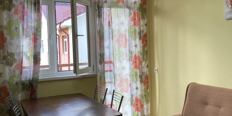 2 спальни + кухня(240) ( Эсто-Садок, Эстонская , 37)
